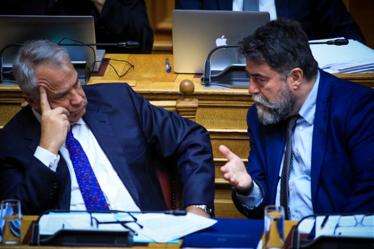 ΟΠΕΚΕΠΕ: Ο Οικονόμου παραδέχεται την παραγραφή αδικημάτων φωτογραφίζοντας Βορίδη (Video)