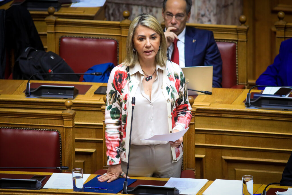Ένοχος ο γνωστός δημοσιογράφος για απόπειρα εκβίασης της Ζέττας Μακρή – Ποινή φυλάκισης 2 ετών και 5.000 ευρώ