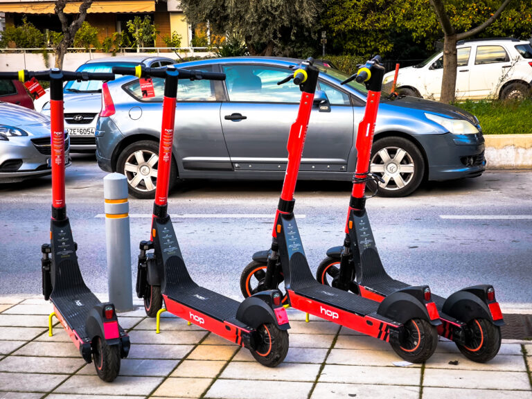 Θεσσαλονίκη: Στη ΜΕΘ σε κρίσιμη κατάσταση η 17χρονη μετά από ατύχημα με πατίνι