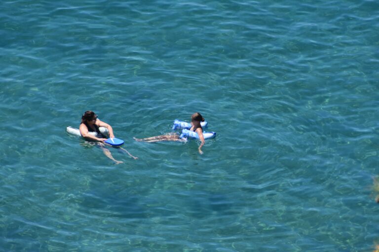 Καύσωνας: Η ΕΜΥ επικαιροποιεί το έκτακτο δελτίο – Στα ύψη και οι ελάχιστες θερμοκρασίες