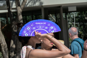 Καύσωνας: Πού θα «χτυπήσουν» τα 42αρια Τρίτη και Τετάρτη – Επικαιροποιήθηκε το έκτακτο δελτίο της ΕΜΥ