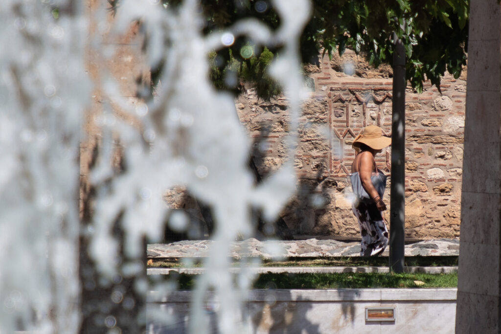 Καιρός: Προ των πυλών «επιθετικός» καύσωνας – Ποιες μέρες θα αγγίξει τους 44 βαθμούς ο υδράργυρος