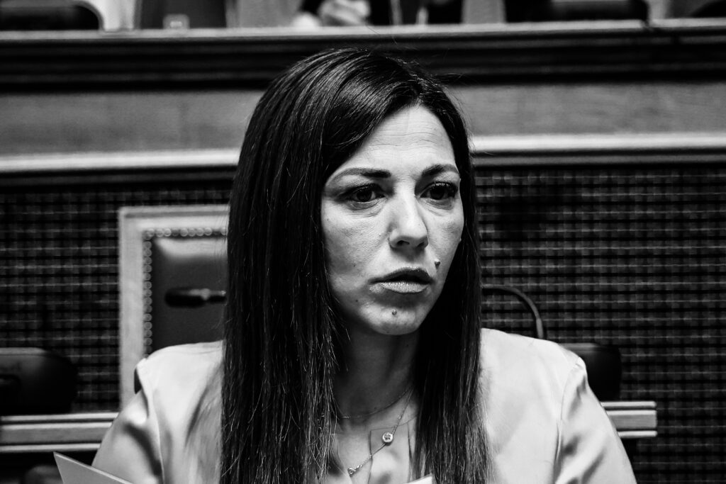 Ο αφόρητος κυνισμός της Σοφίας Ζαχαράκη