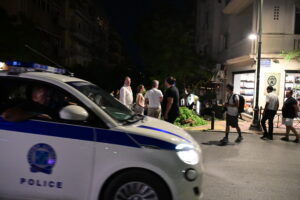 Κολωνάκι: 12 τραυματίες από τζιπ που έπεσε σε εστιατόριο &#8211; Τρελή πορεία χωρίς χειρόφρενο (Photos)