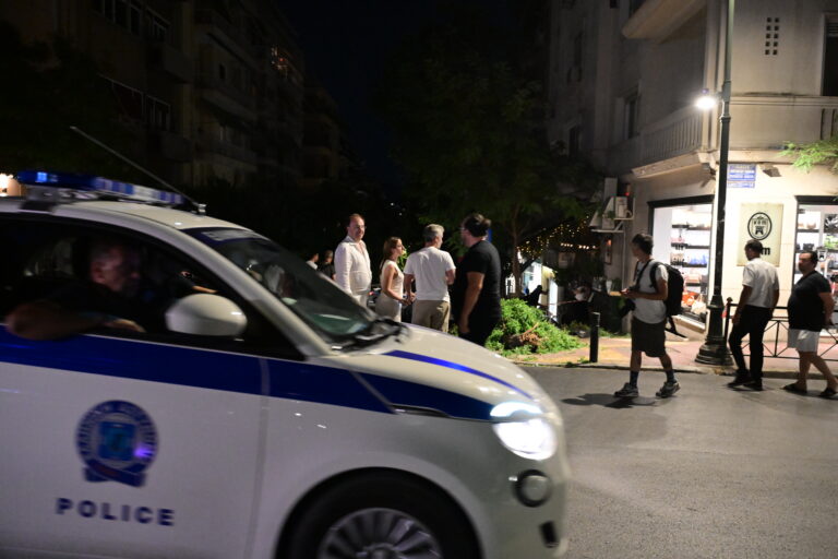 Κολωνάκι: 12 τραυματίες από τζιπ που έπεσε σε εστιατόριο – Τρελή πορεία χωρίς χειρόφρενο (Photos)