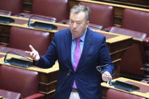 Κόκκαλης κατά Δαβάκη: Πείτε καθαρά ότι υποβαθμίζετε τους υπαξιωματικούς