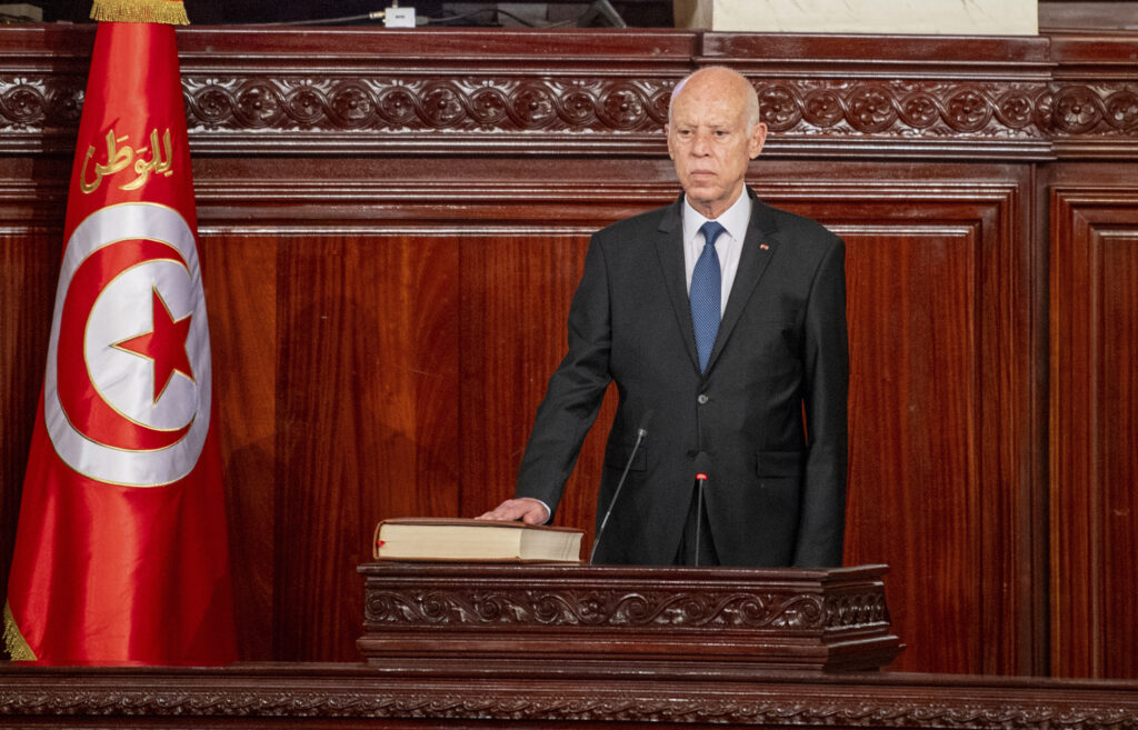 Τυνησία: Φυλάκιση έξι μηνών σε άνδρα που αρνήθηκε να δει τον πρόεδρο στην τηλεόραση