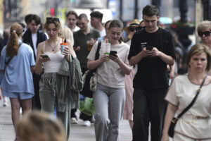 Smartphone: Αλλάζει η καθημερινή χρήση, κάθε μήνα 40 GB μέχρι το 2030
