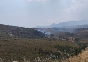 Χωρίς ενεργό μέτωπο η φωτιά στη Σταμάτα (Video)