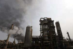 Ιράν: Ένας νεκρός και τουλάχιστον τρεις τραυματίες από πυρκαγιά σε διυλιστήριο