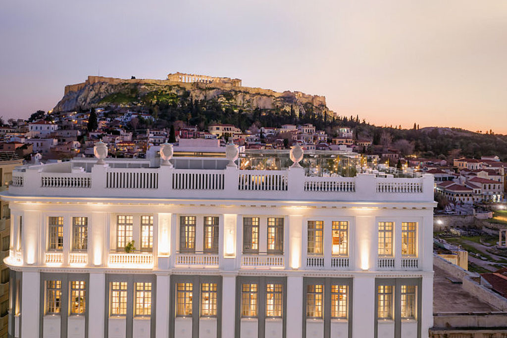 THE DOLLI: «To ομορφότερο ξενοδοχείο στον κόσμο» με υπογραφή PRIX VERSAILLES