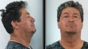 Ηράκλειο: Τα στοιχεία του γυμνασιάρχη που προφυλακίστηκε για βιασμό μαθήτριας δημοσιοποιεί η ΕΛΑΣ