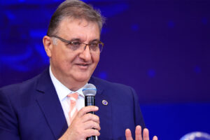 Αθανάσιος Εξαδάκτυλος: Σε δίκη για παράβαση καθήκοντος κατ’ εξακολούθηση ο πρόεδρος του ΠΙΣ