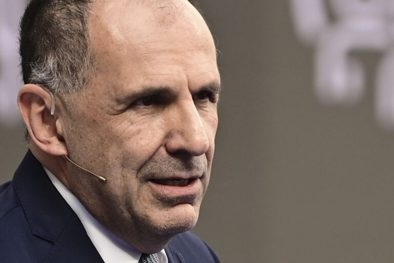 Στη Λιβύη ο Γεραπετρίτης μετά την ευθεία αμφισβήτηση της μέσης γραμμής που όρισε η Ελλάδα
