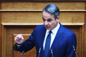 Bουλή: Παρέμβαση Μητσοτάκη μετά το φιάσκο με Χαφτάρ &#8211; Σε θέσεις μάχης οι αρχηγοί της αντιπολίτευσης
