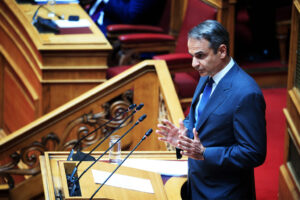 Επίθεση Μητσοτάκη σε Β. Μαρινάκη για να «θάψει» το σκάνδαλο ΟΠΕΚΕΠΕ: «Κέντρα και Μέσα θέλουν να βγάλουν από τη ναφθαλίνη τον Τσίπρα»