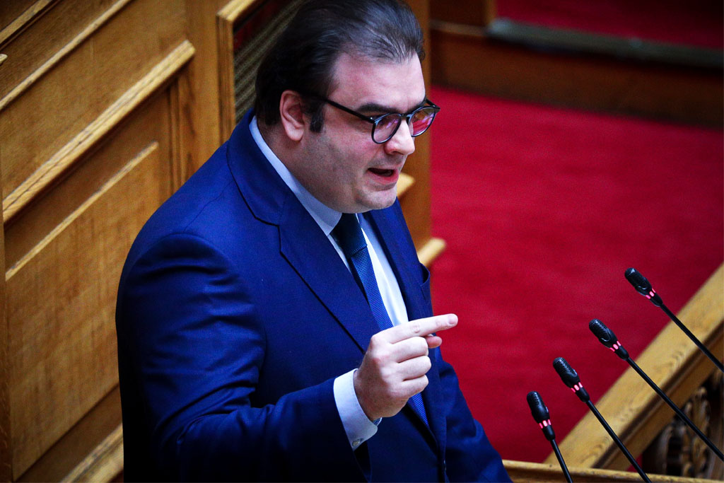 Πιερρακάκης: Μέτρα για τις προκλητικές χρεώσεις στα ΑΤΜ μετά τις σφοδρές αντιδράσεις