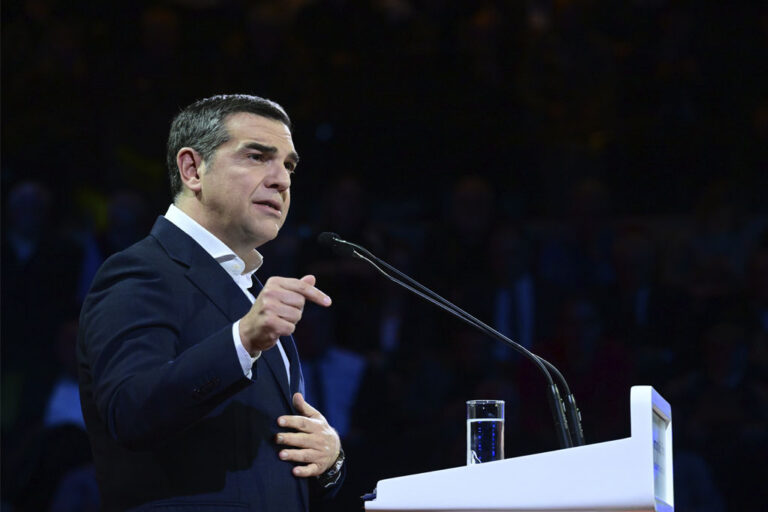 Ποιοι «χτυπάνε» τον Αλέξη Τσίπρα; Το παρελθόν, το παρόν και το μέλλον σε μια ζαριά…