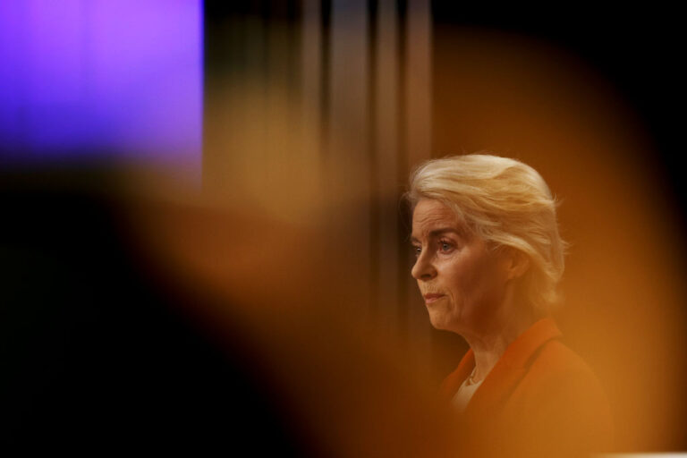 Ευρωκοινοβούλιο: Η πρόταση μομφής κατά της φον ντερ Λάιεν μπορεί να μην περάσει, θα περάσει όμως μήνυμα δυσπιστίας