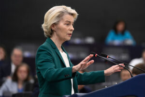 Ευρωκοινοβούλιο: Απορρίφθηκε η μομφή κατά της φον ντερ Λάιεν &#8211; Παραμένουν οι αντιρρήσεις για τη δεξιά στροφή