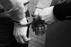 Συνελήφθη γνωστός τράπερ στο κέντρο της Αθήνας