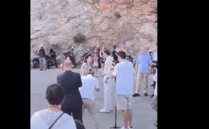 «Κρατήστε το μουσείο και διώξτε τη Μενδώνη» &#8211; Αποδοκίμασαν την υπουργό Πολιτισμού στη Μονεβασιά (Video)